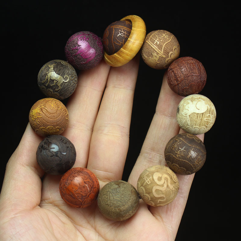 Running Gear Design - Ethnic style sandalwood Buddhist bracelet, twelve